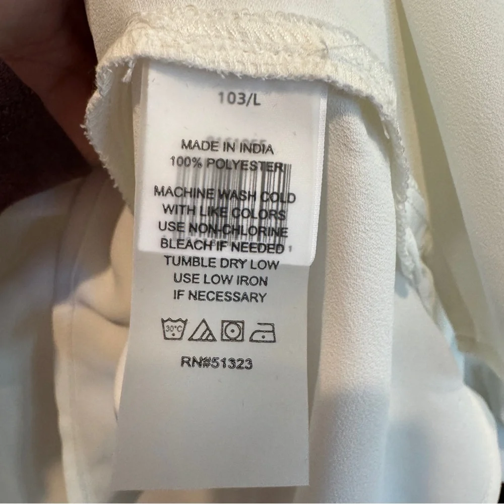 NWT Vince Camuto Ivory Ruffle Top Size L - Picture 3 of 6